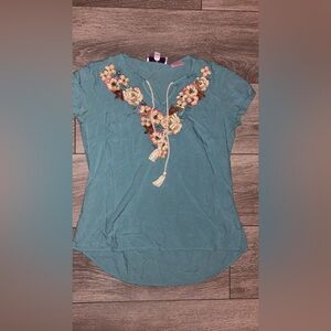 Panhandle Size Small Women’s Short Sleeved Blouse Boho Western Tassle Vneck Teal